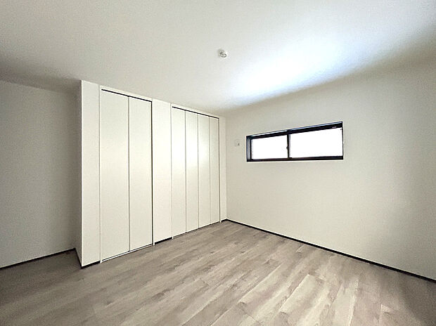 【【Room:7.2帖】】全室2面採光のため、どの部屋も陽当たり・通風良好、圧迫感ない快適な空間。