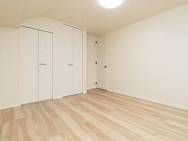 【【Room：7.2帖】】全居室収納付きの為、収納を活用することで室内をより広く快適に保つことが可能です。