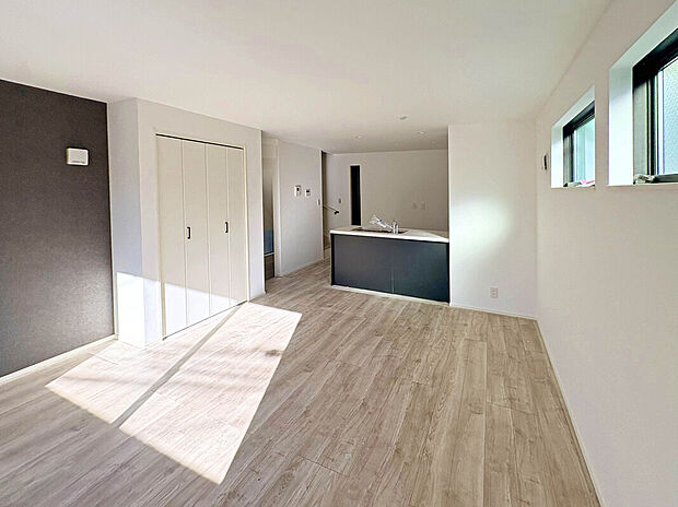 【【LDK:14.9帖】】都営三田線「西巣鴨」駅徒歩7分、都電荒川線「庚申塚」駅徒歩6分で利用可能な利便性の高い好立地に佇む邸宅!