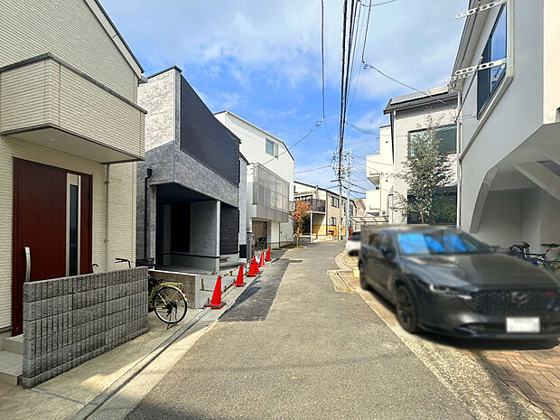 【【前面道路】】商業施設が徒歩8分、保育園などの教育施設が徒歩9分圏内に点在している暮らしやすい住環境!