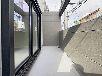 【南向きバルコニー】