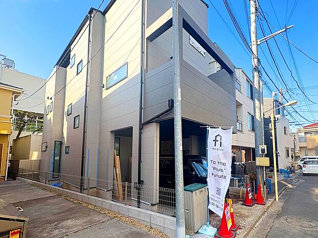 【【外観：4月上旬撮影】】～設備～
食器洗浄乾燥機、浄水器内臓シャワー水栓、1620サイズバスルーム、浴室暖房乾燥機
暮らしをサポートする豊富な設備仕様！