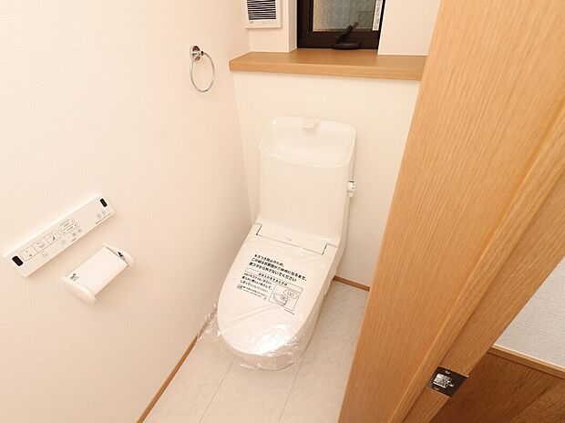 【【Toilet】】各階にトイレがあるので、朝慌ただしい時間帯に混む心配が減ります。わざわざトイレのために階段を昇り降りをせずに済みます。