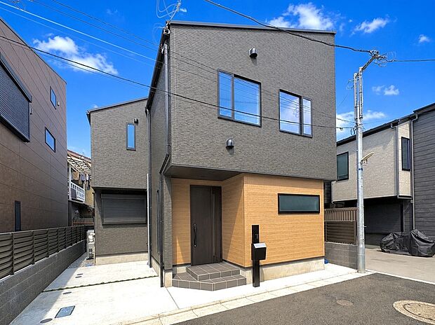 【【外観】】LDK21帖の3LDKプラン。吹抜天井・アイランドキッチンを採用した開放的な空間でお過ごしいただけます。