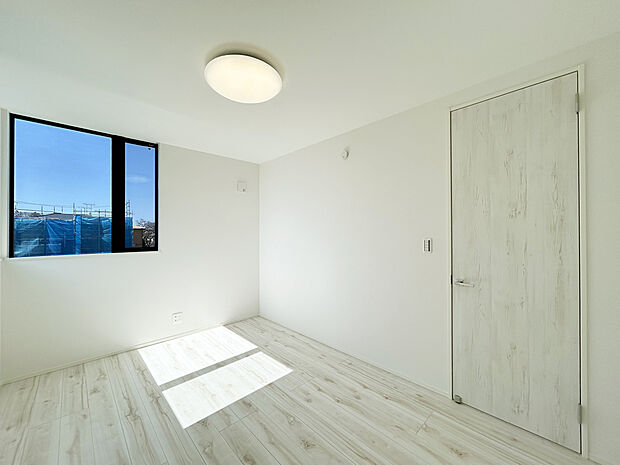 【【建物プラン例：Room】】全室2面採光で陽当たり良好、　居心地の良い室内を創りだすプランでご提案。