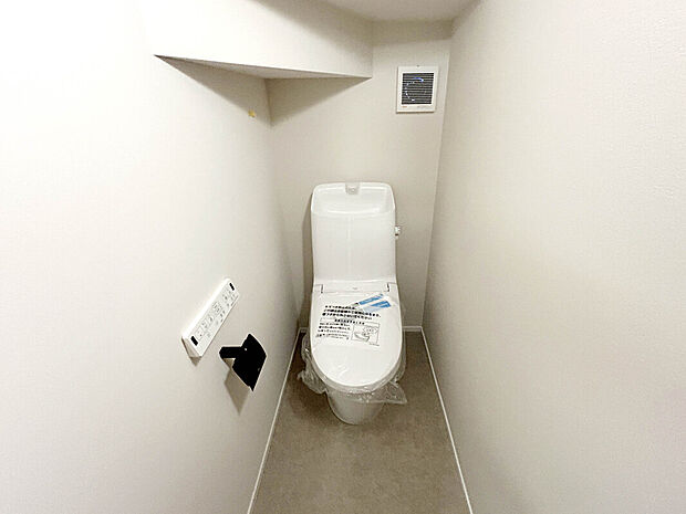 【【Toilet】】複数階にトイレがあるので、朝慌ただしい時間帯に混む心配が減ります。わざわざトイレのために階段を昇り降りをせずに済みます。