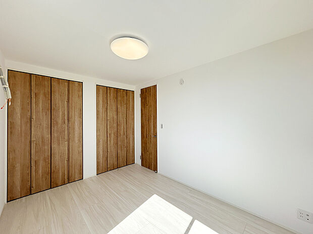 【【施工例:Room】】計画的に作られた落ち着いた街並み。商業施設や警察署や市役所といった生活施設が徒歩圏内に揃っている過ごしやすい住環境!