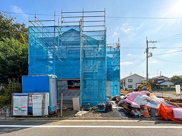 【【外観:9月下旬撮影】】建築前のため、理想を叶える間取りのご相談が可能!
優れた断熱性と省エネ性を備えたZEH水準の性能に、最高等級の耐震設計を組み合わせた、揺るぎない安心を宿す邸宅。