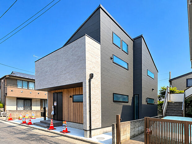 【【外観】】全室2面採光・全居室収納など、居室一つ一つにも居心地の良さを追及した設計を採用。