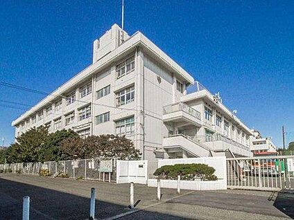 世田谷区立喜多見中学校 900ｍ(徒歩12分)