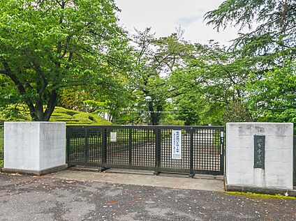 調布市立調布中学校 930ｍ