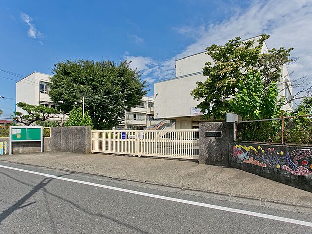 東村山市立東村山第二中学校（約220m）