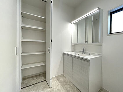 同社施工例:洗面化粧台