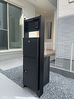 同社施工例：宅配ボックス