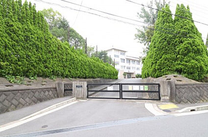 衣笠中学校  約140m(徒歩約2分)