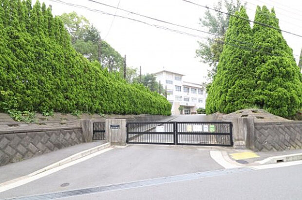 衣笠中学校