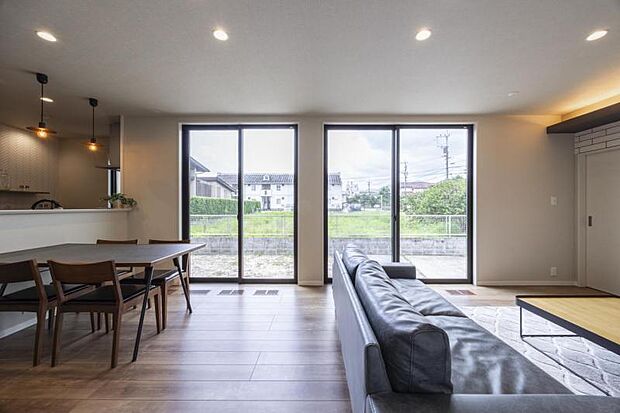 リビングダイニング【2号地】（2025年8月撮影）