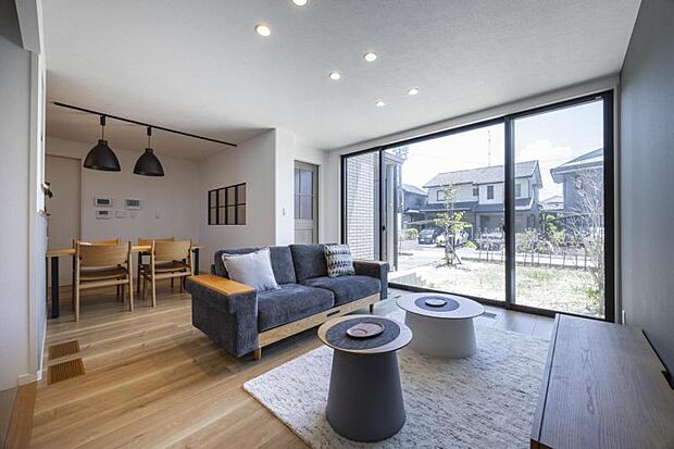 リビング【4号地】(2025年8月撮影)