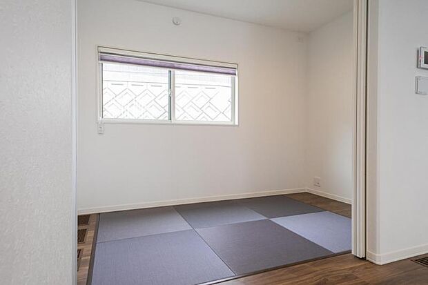 タタミスペース【13号地】(2025年7月撮影)お昼寝に使えるタタミスペースでキッチンからも様子が確認できます。