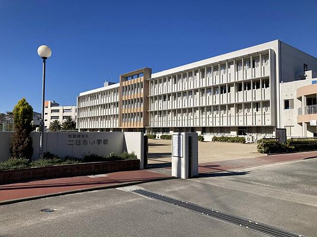 二日市中学校(約1,000m)