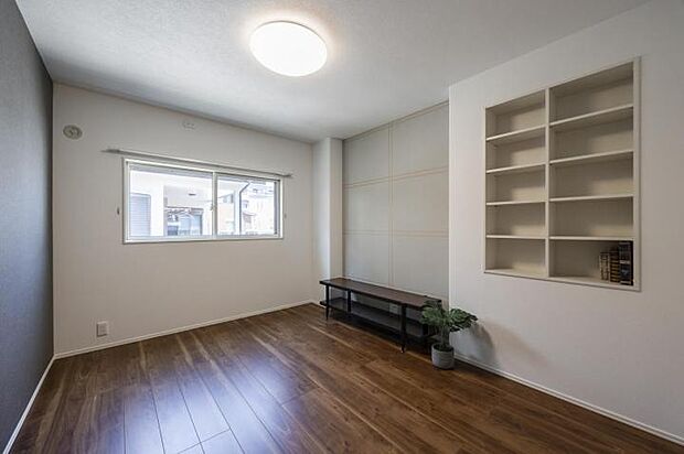 【主寝室【3号地】(2025年8月撮影)】アクセントクロスがおしゃれな主寝室