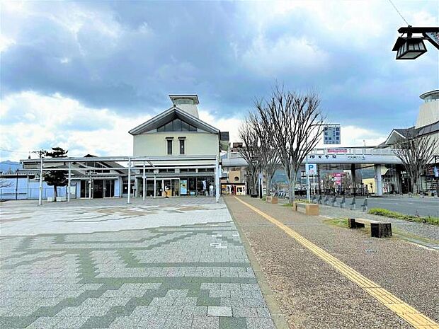 JR筑肥線「伊万里」駅(約570m)