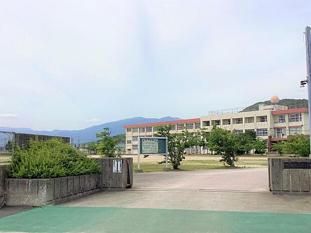 行橋北小学校(約280m)