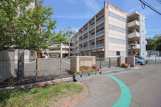 大分市立大在中学校(約1,600m)