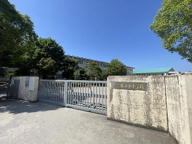 鹿児島市立東谷山小学校（約550m）