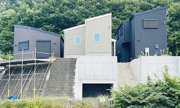 新横浜駅徒歩圏の利便性を得ながらも、緑を感じれる住環境が忙しい日々を癒してくれそう。