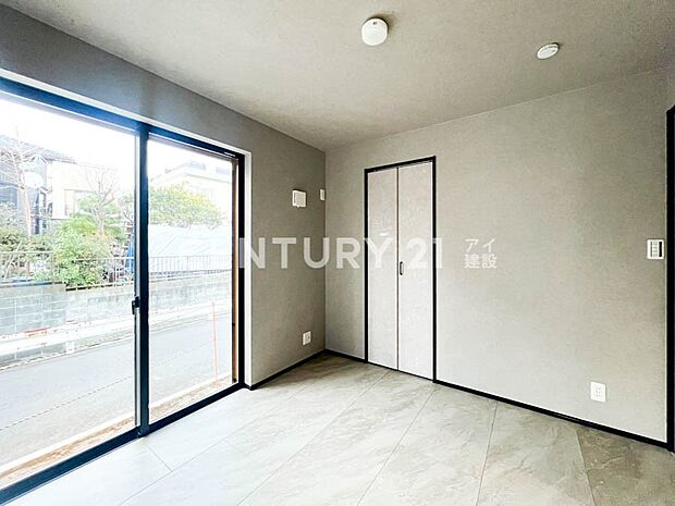 過ぎ行く時間をゆったりと感じることができる落ちついたプライベートルーム。