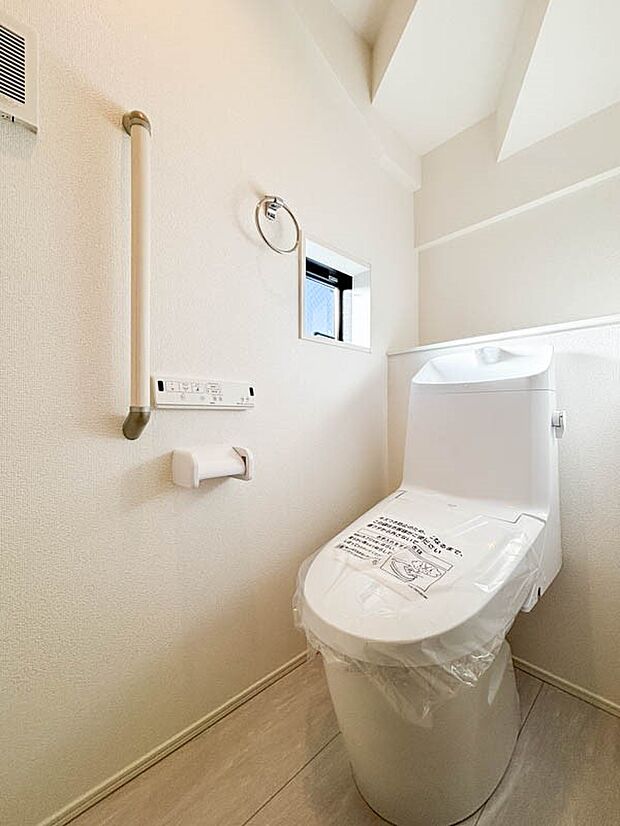 【トイレ】清潔感のあるトイレです