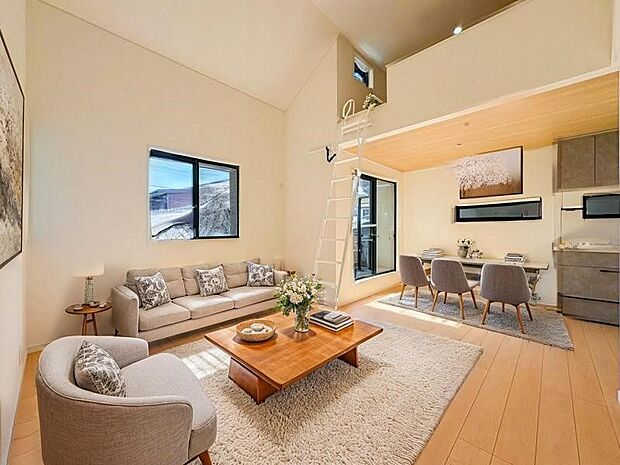 【CGにて家具配置】リビングで子供が走ってる姿を見ながら、大きなソファやダイニングテーブルでゆったり食事をしたりくつろぎたい。そんな夢が叶えられる空間です!