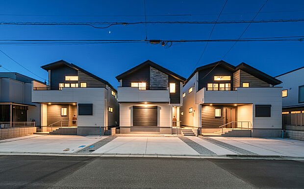 ☆☆惚れ惚れする我が家に☆☆
純粋に素敵な家だな・・・
この感性が大事です。
（画像の一部にAIによる加工を施しているため実際と異なる場合ございます）