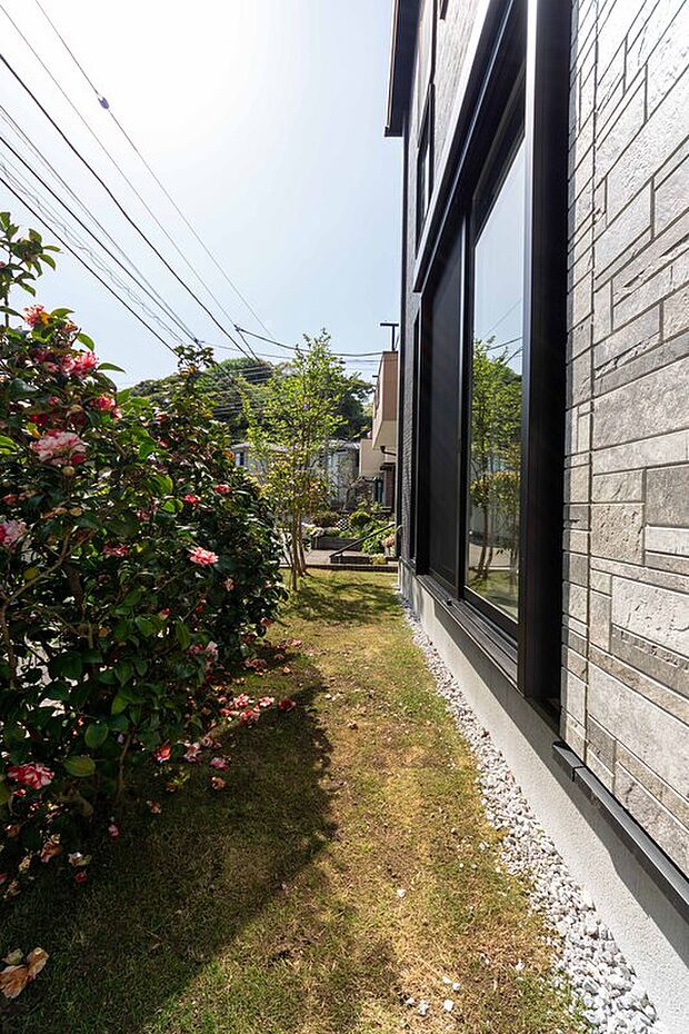 「コンパクトガーデン」
ちょっとしたスペースが嬉しい。広いお庭は手入れが大変。
ちょっとした家庭菜園にぴったり。