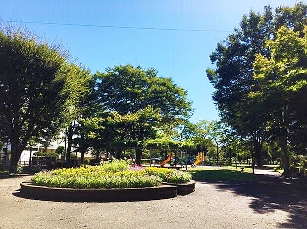 忠生公園（約1,800m）