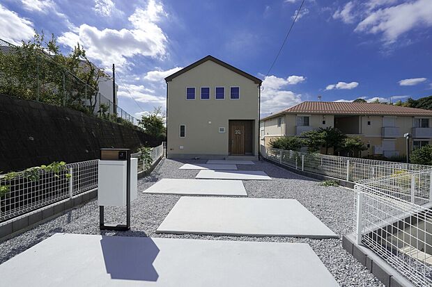 【ドッグランもできる広い庭が自慢の6号棟】この家からスタートする「新しいライフスタイル」はご家族にとって大切で貴重な時間。少しでも豊かに、そして快適に…そんな理想の暮らしを叶えてくれるお家になるはずです。