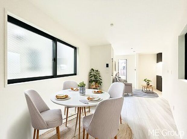 落ち着いた雰囲気のＬＤＫは家族みんなの快適空間※家具はCGです