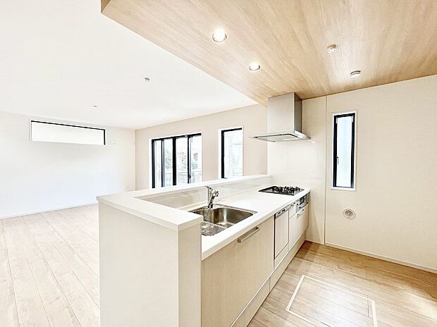 料理をしながらご家族との会話を楽しめる対面カウンターキッチン