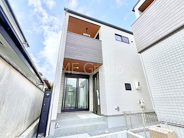 溢れる陽光でご家族の笑顔も輝く