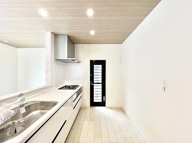 ゆとりあるキッチンではご家族と楽しくお料理ができます。