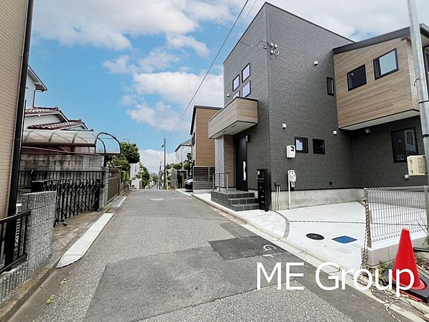 【前面道路含む現地写真】堂々完成!! ここから始まる新生活を応援いたします!