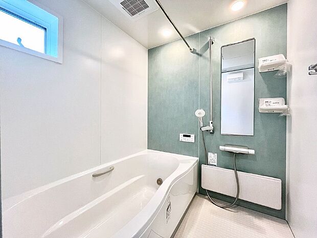 【浴室】落ち着いた雰囲気でゆっくりお寛ぎいただけるバスルーム