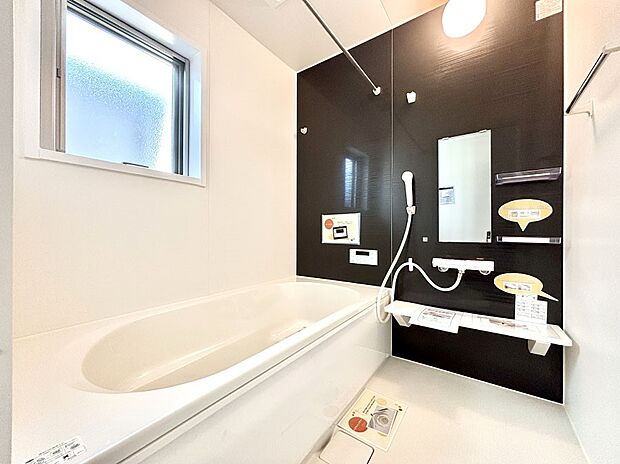 【浴室】落ち着いた雰囲気でゆっくりお寛ぎいただけるバスルーム