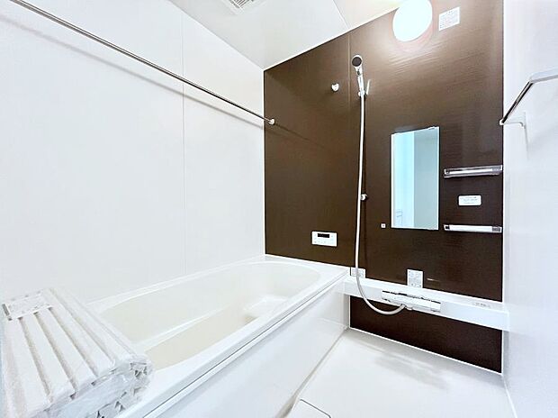 【浴室】落ち着いた雰囲気でゆっくりお寛ぎいただけるバスルーム