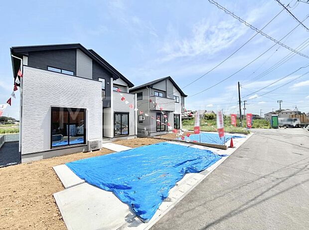 【前面道路含む現地写真】前面道路はきちんと整備されています