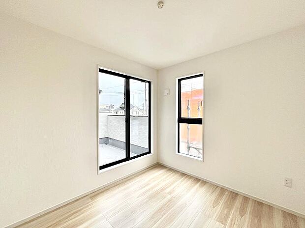 【子供部屋】2面採光で明るさ&風通し良好!