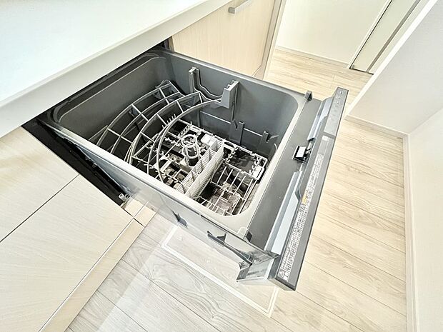 【食洗機】面倒なお片づけは食洗機にお任せ！家事の負担が減って、時間にも気持ちにもゆとりができます。