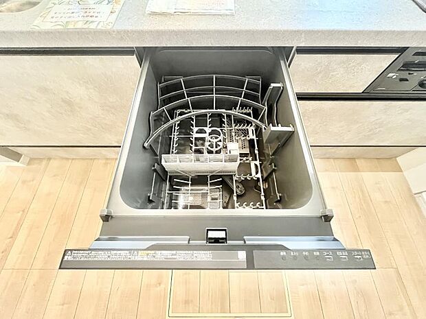 【食洗機】面倒なお片づけは食洗機にお任せ！家事の負担が減って、時間にも気持ちにもゆとりができます。