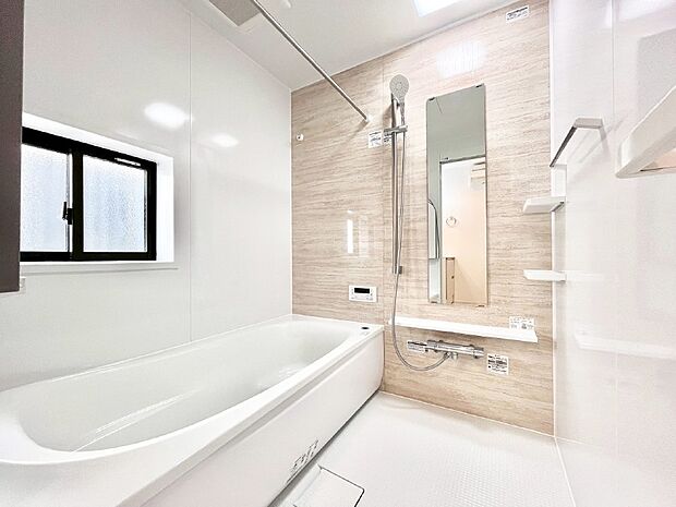 【浴室】落ち着いた雰囲気でゆっくりお寛ぎいただけるバスルーム